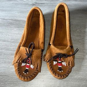Minnetonka thunderbird softsole beaded moccasins